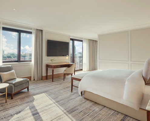Jumeirah Carlton Tower - Royal Suite Bedroom
