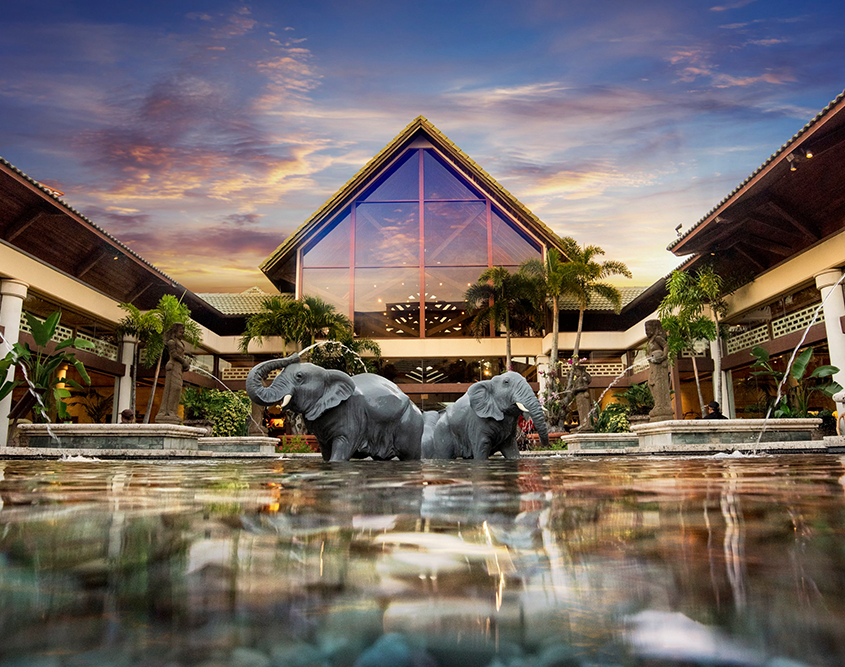 Loews Royal Pacific Resort at Universal Orlando - Courtyard Loews Royal Pacific Resort at Universal Orlando - Courtyard