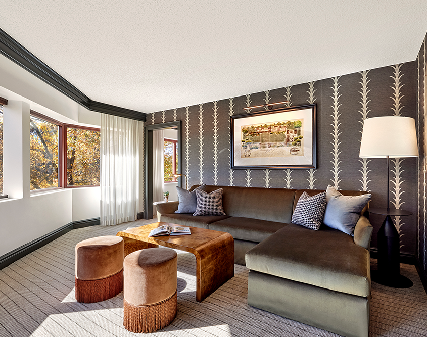 Omni Charlottesville Hotel - Parlor Suite Living Room