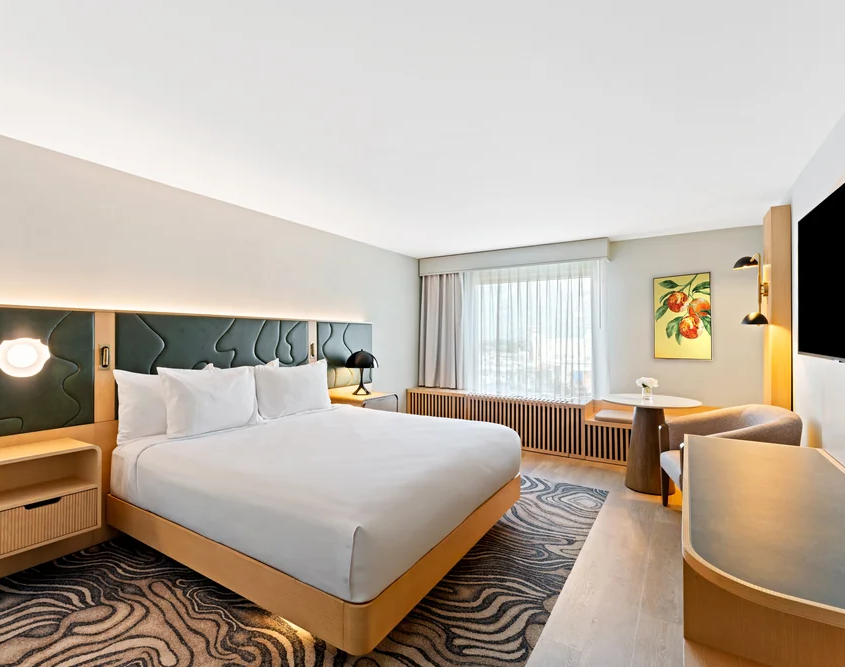 Rosen Plaza - King Bedroom