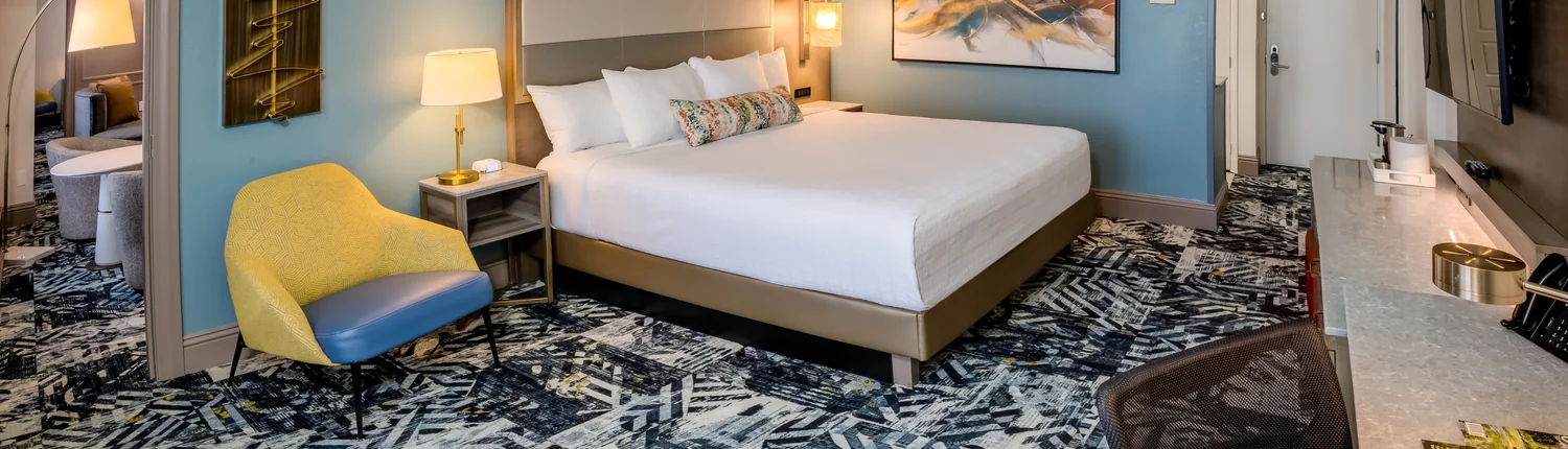 Rosen Shingle Creek - Suite King Bed and Lounge Seating