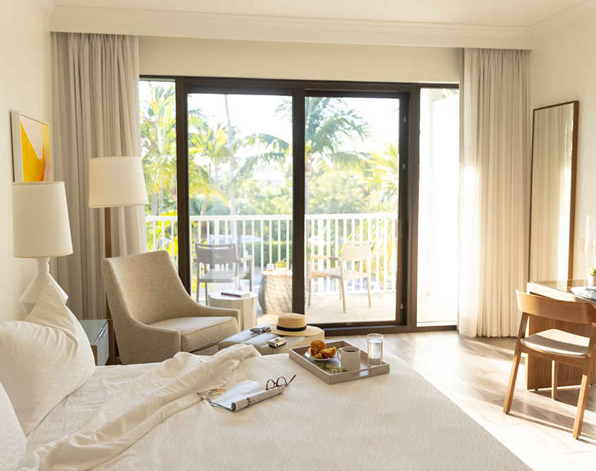 Hawks Cay Resort - Bedroom with Breakfast & Patio