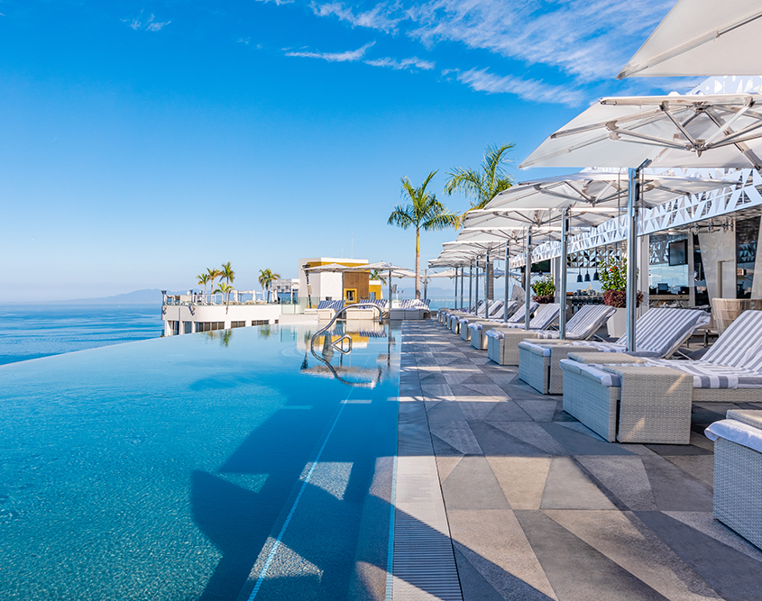 Hotel Mousai Puerto Vallarta - Rooftop Infinity Pool Chairs