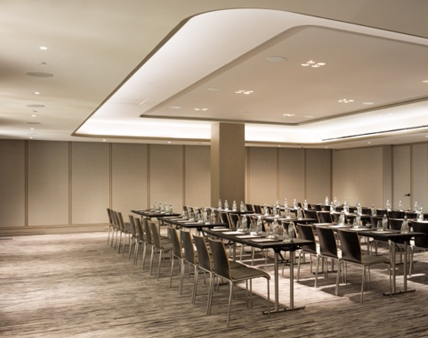 The Knickerbocker - The Salon Classroom Style