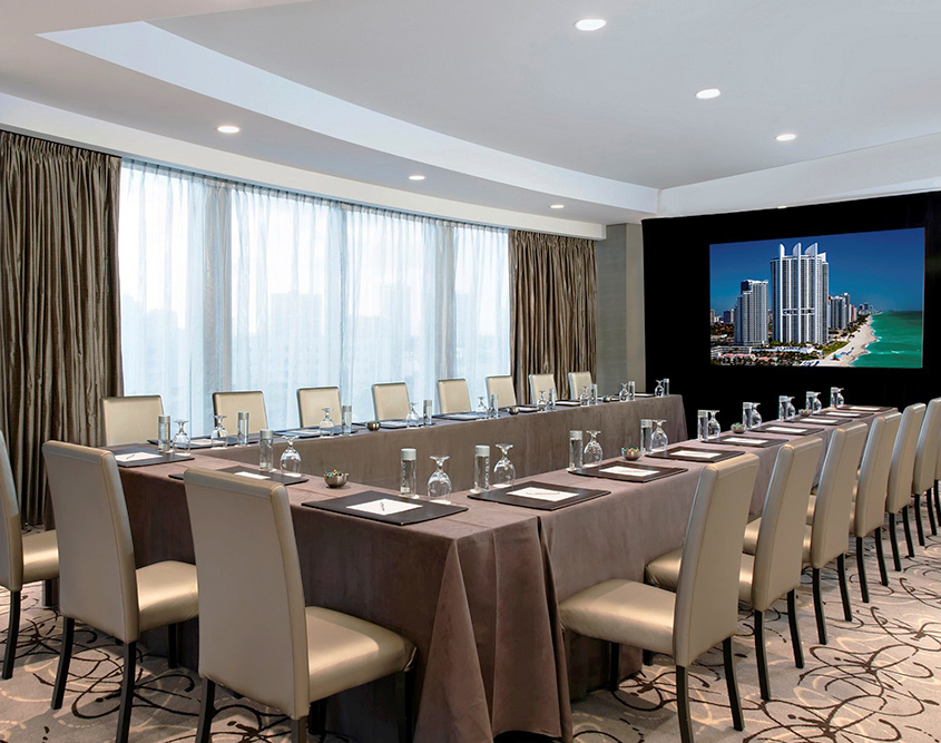 Resort and hotels with meeting space in Miami