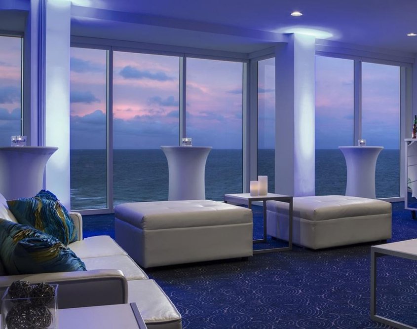 Sonesta Fort Lauderdale Lounge with view of Ocean