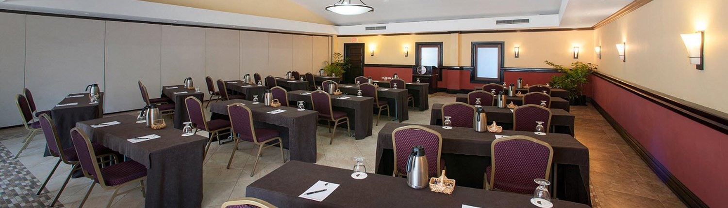 Half Moon Meeting Space 1500