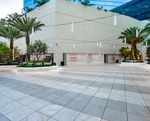 Fontainebleau Las Vegas - Moonstone Courtyard