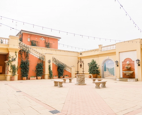 Hotel Viata - Courtyard