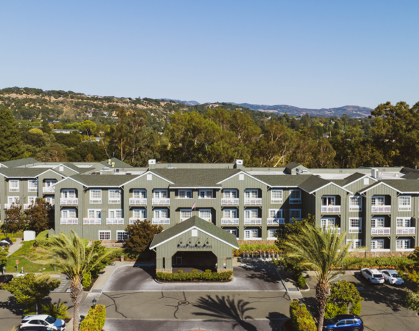 River Terrace Inn - Exterior of Property & Front Entrance