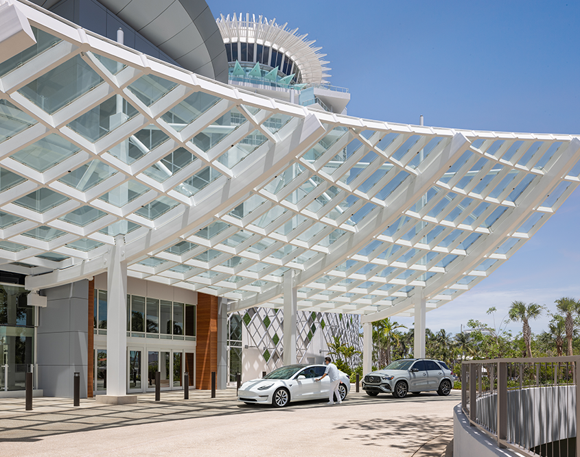 Pier Sixty-Six - Porte Cochère
