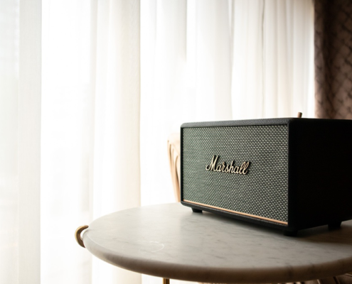 Hutton Hotel - Marshall Speaker
