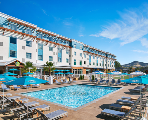 Compass Hotel Medford - Pool