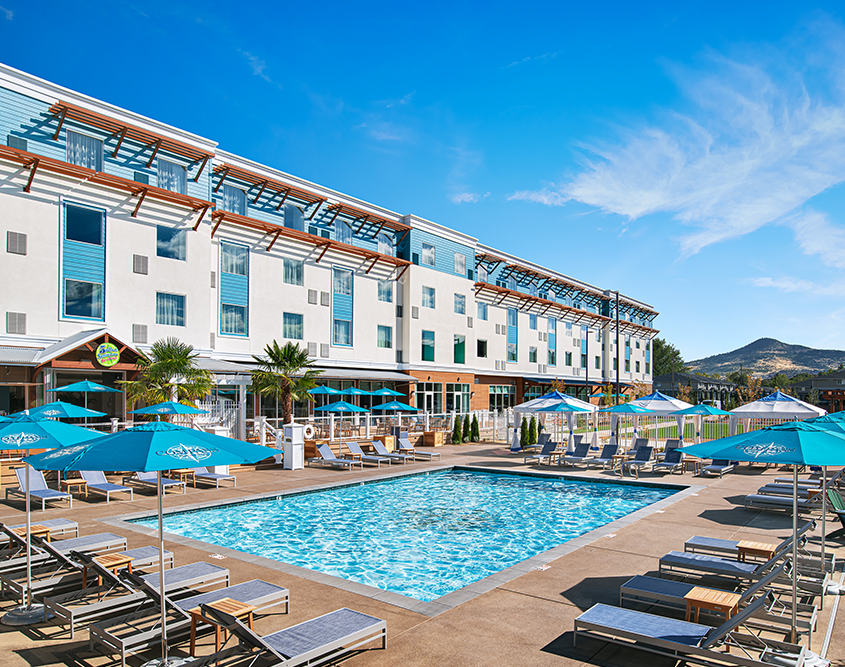 Compass Hotel Medford - Pool