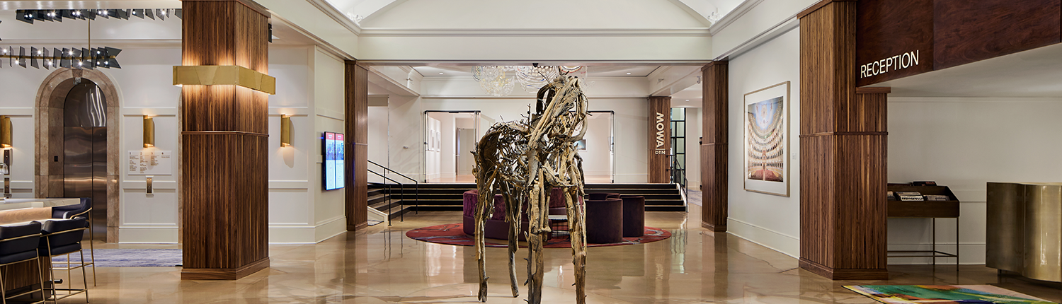 Saint Kate – The Arts Hotel - Horse sculpture at their lobby