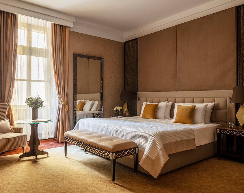 Anantara New York Palace Budapest Hotel - King Bedroom