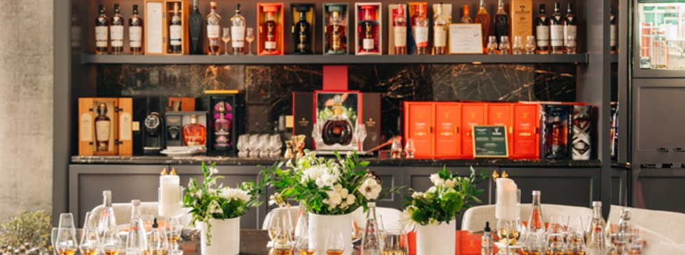 Bar and dining table