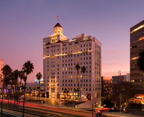 Fairmont Breakers Long Beach - Exterior of Property at Dusk