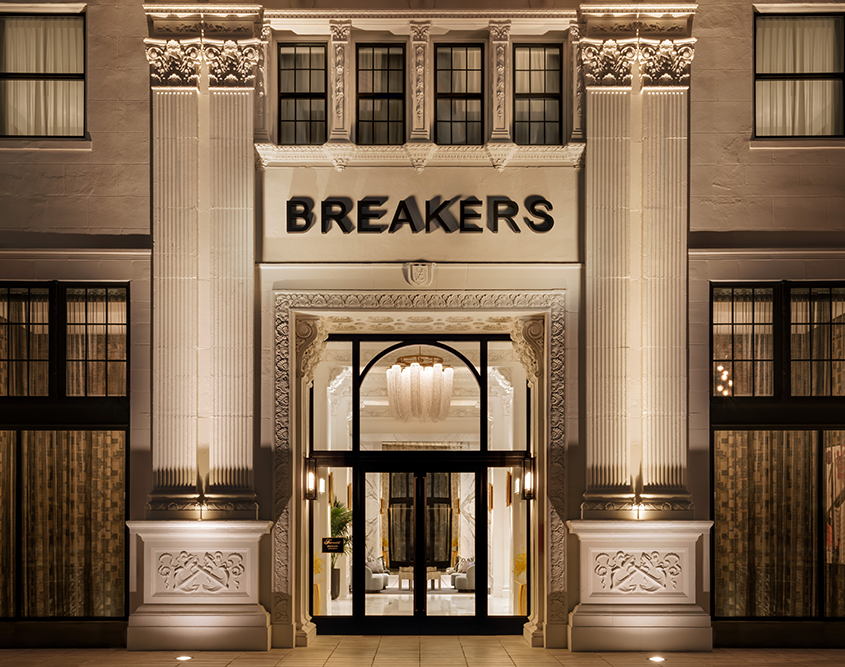 Fairmont Breakers Long Beach - Front Entrance Exterior at Night