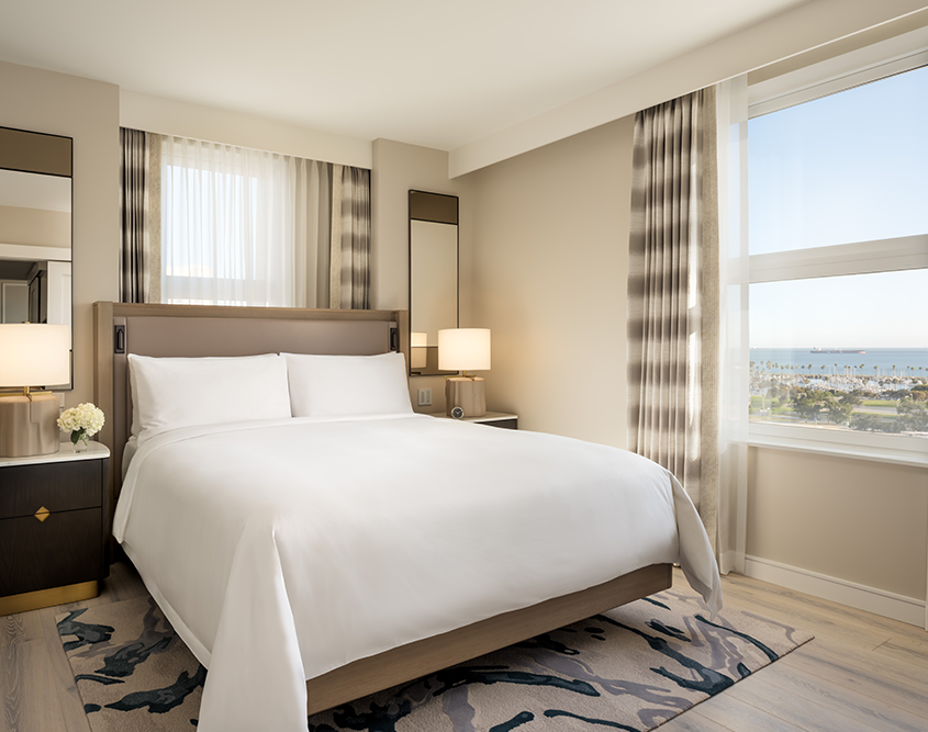 Fairmont Breakers Long Beach - Signature Suite Bedroom