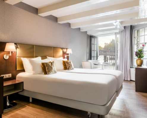 NH Collection Amsterdam Barbizon Palace - Bedroom with Balcony