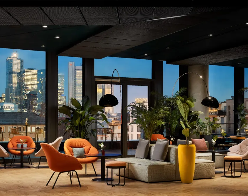NH Collection Frankfurt Spin Tower - Lounge Skyline View