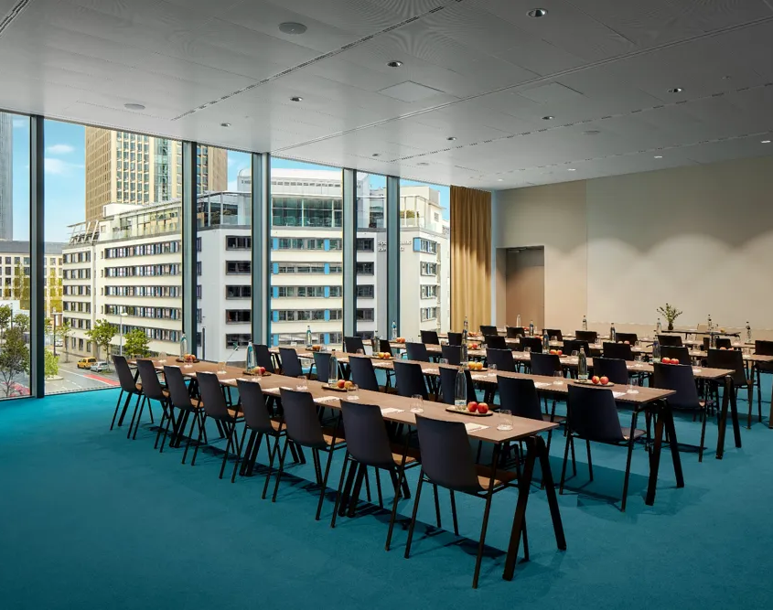 NH Collection Frankfurt Spin Tower - Meeting Room