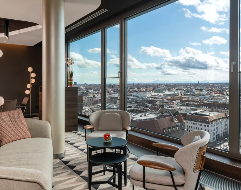 NH Collection Munich Bavaria - Lounge with City View