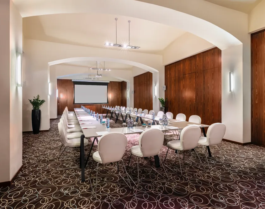 NH Collection Prague Carlo IV - Meeting Room U Shape with Screen