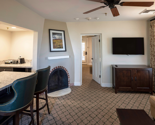 The Inn at Death Valley - Dining & Living Room