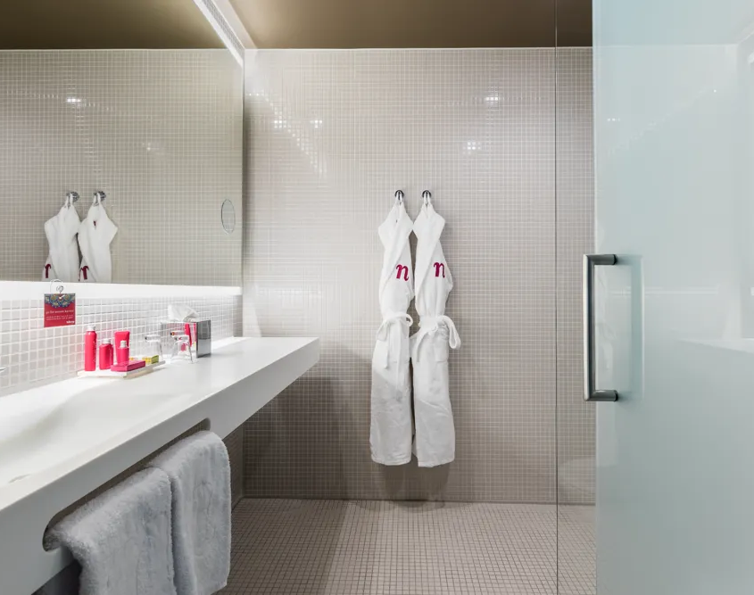 nhow Amsterdam RAI - Bathroom
