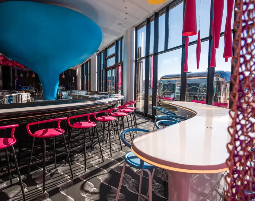 nhow Berlin - Bar Seating