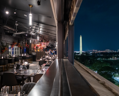 Hotel Washington - Vue Rooftop Dining Area at Night