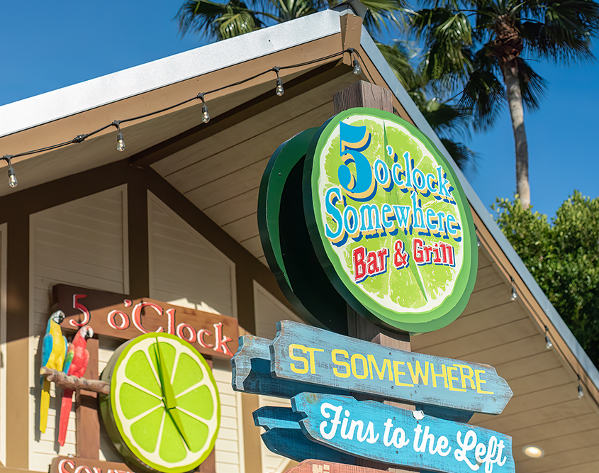 Compass Hotel Beaufort - 5 O'Clocl Somewhere Bar & Grill Exterior