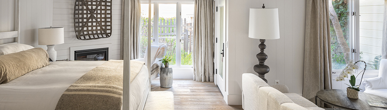 Farmhouse Inn - Master Bedroom with Living Space