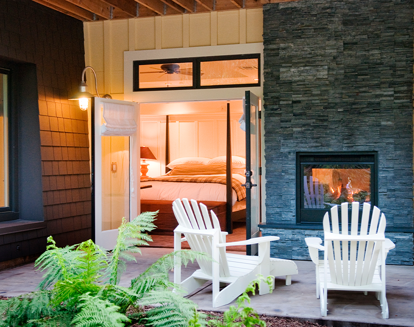 Farmhouse Inn - Outdoor Patio & Master Bedroom