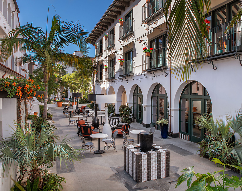 Hotel Californian - Courtyard