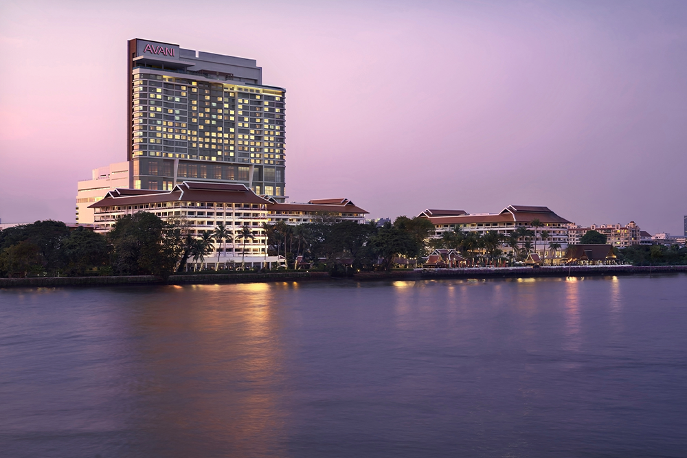 Avani Riverside Bangkok Hotel - Exterior River View at Dusk